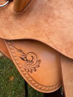 Load image into Gallery viewer, Western Stock Saddle - Scrolls
