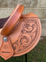 Load image into Gallery viewer, Western Stock Saddle - Scrolls

